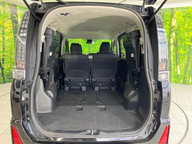 TOYOTA VOXY 2017 Image 31