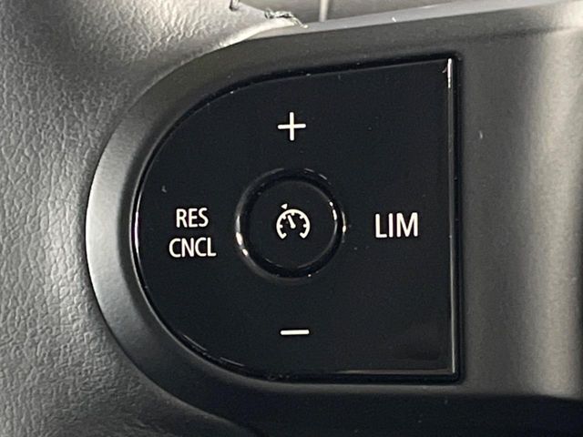 BMW MINI COOPER SD 5DOOR 2022 Image 31