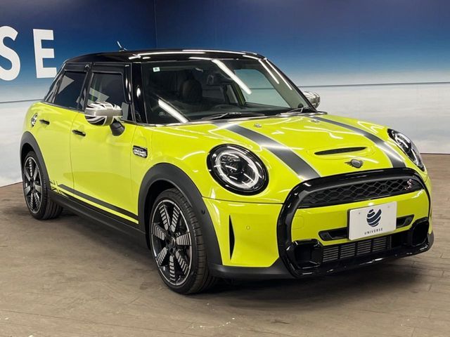 BMW MINI COOPER SD 5DOOR 2022 Image 31