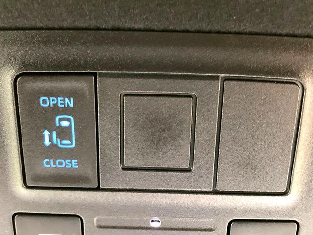 TOYOTA NOAH HYBRID 2023 Image 31