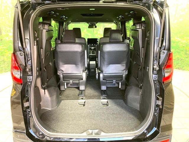 TOYOTA NOAH HYBRID 2023 Image 31