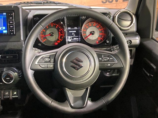 SUZUKI JIMNY NOMADE 2025 Image 31