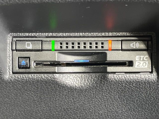 TOYOTA PRIUS PHV 2018 Image 31