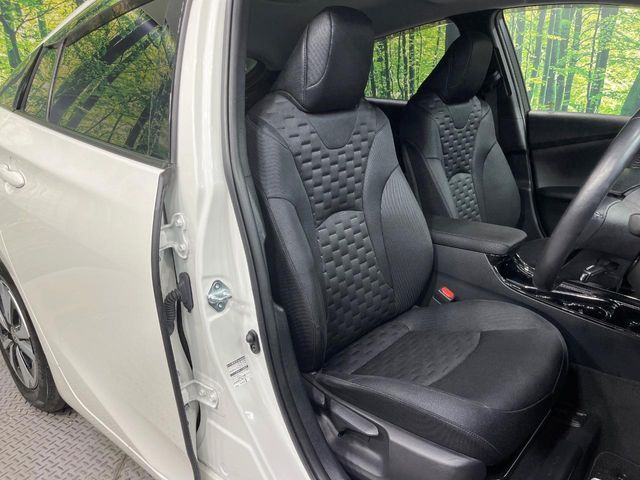 TOYOTA PRIUS PHV 2018 Image 31