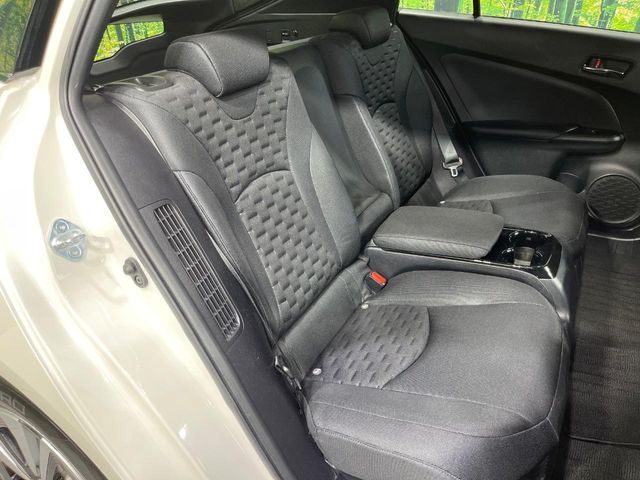 TOYOTA PRIUS PHV 2018 Image 31