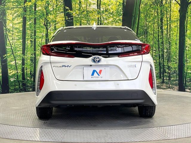 TOYOTA PRIUS PHV 2018 Image 31