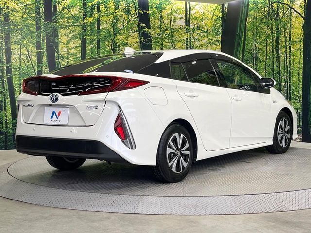 TOYOTA PRIUS PHV 2018 Image 31