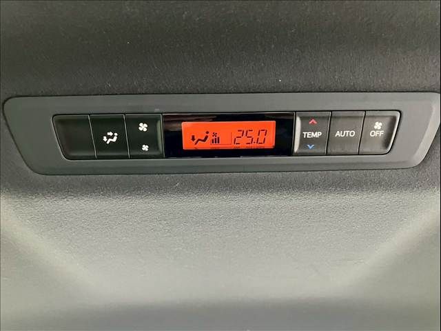 TOYOTA VOXY 2019 Image 31