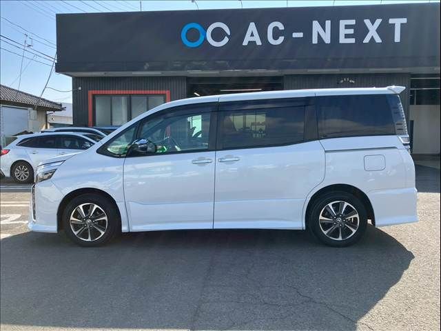 TOYOTA VOXY 2019 Image 31