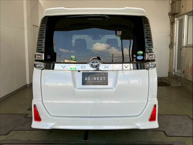 TOYOTA VOXY 2019 Image 31