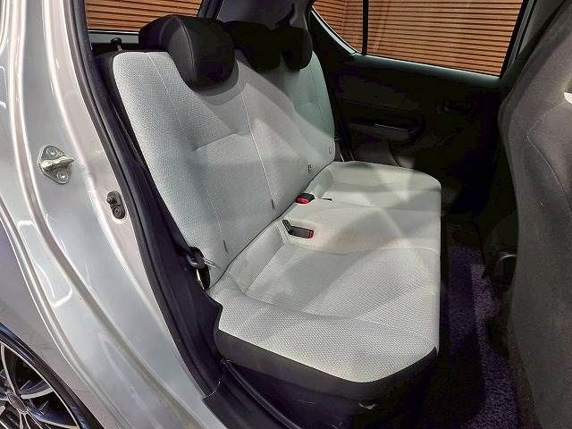 TOYOTA AQUA 2018 Image 31