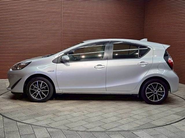 TOYOTA AQUA 2018 Image 31