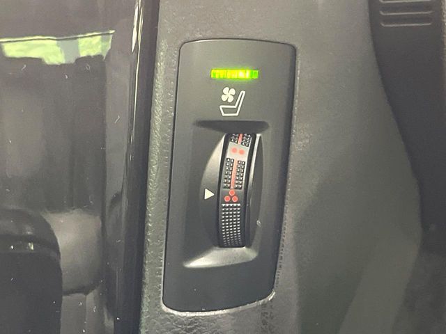 TOYOTA CROWN SEDAN 2011 Image 31