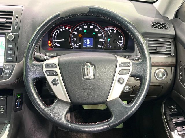 TOYOTA CROWN SEDAN 2011 Image 31