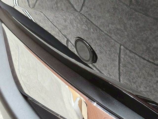 TOYOTA HARRIER HYBRID 2025 Image 31