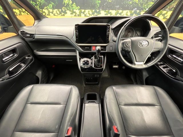 TOYOTA ESQUIRE 2018 Image 31