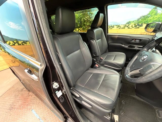 TOYOTA ESQUIRE 2018 Image 31