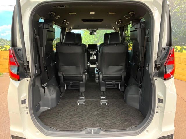 TOYOTA NOAH HYBRID 2022 Image 31