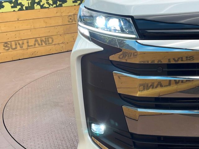 TOYOTA NOAH HYBRID 2022 Image 31