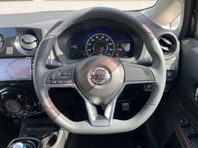 NISSAN NOTE 2017 Image 31