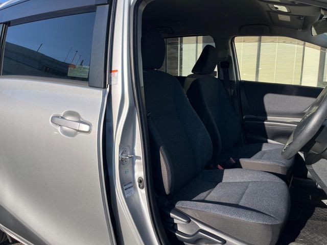 TOYOTA SIENTA HYBRID 2015 Image 31