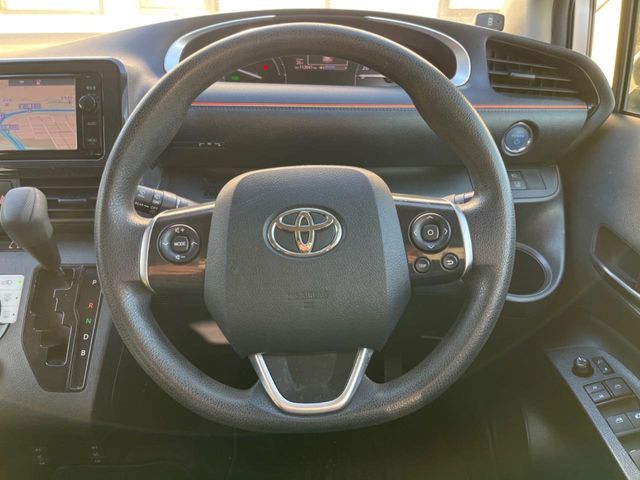 TOYOTA SIENTA HYBRID 2015 Image 31