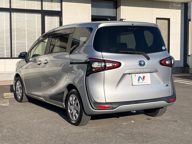 TOYOTA SIENTA HYBRID 2015 Image 31