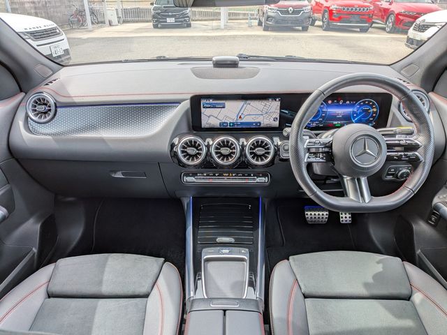 MERCEDES BENZ EQA 2024 Image 31