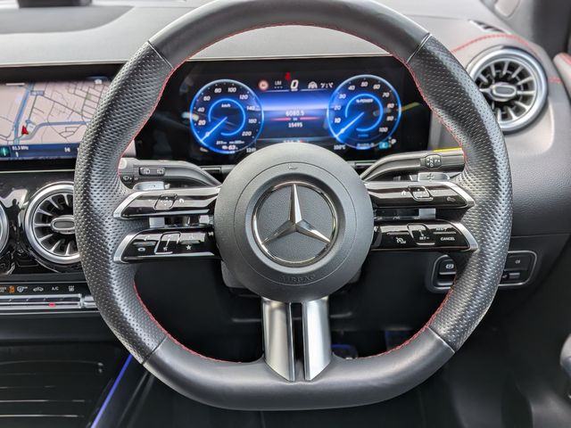 MERCEDES BENZ EQA 2024 Image 31