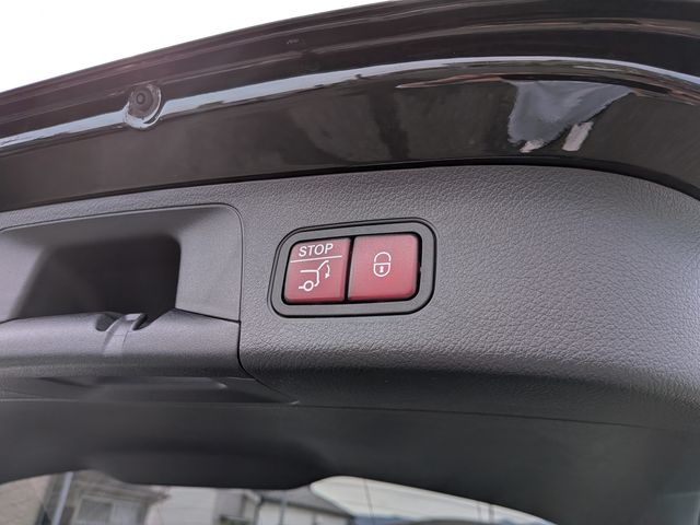 MERCEDES BENZ EQA 2024 Image 31