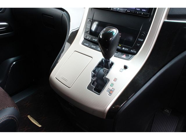 TOYOTA ALPHARD 2014 Image 31