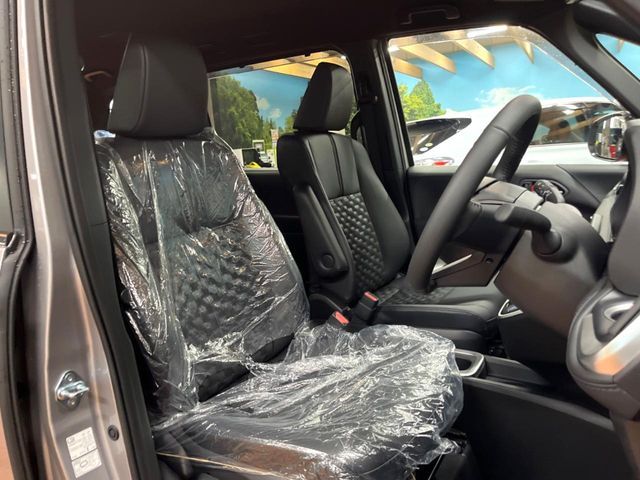 TOYOTA VOXY HYBRID 2026 Image 31