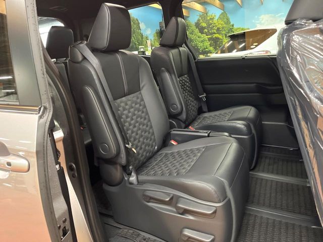 TOYOTA VOXY HYBRID 2026 Image 31