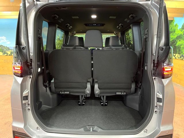 TOYOTA VOXY HYBRID 2026 Image 31