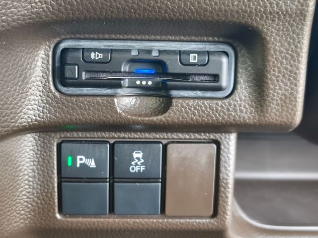 HONDA N BOX 2021 Image 31