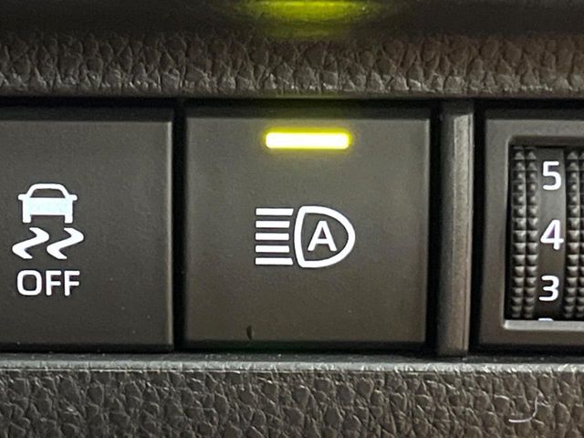 TOYOTA HARRIER 2WD 2023 Image 31