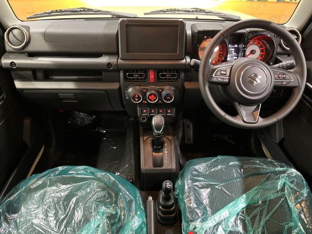 SUZUKI JIMNY NOMADE 2025 Image 31