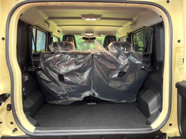 SUZUKI JIMNY NOMADE 2025 Image 31