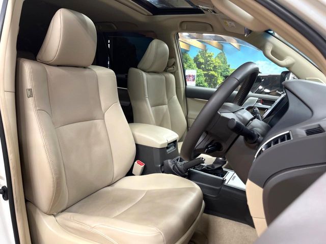 TOYOTA LANDCRUISER PRADO 2023 Image 31