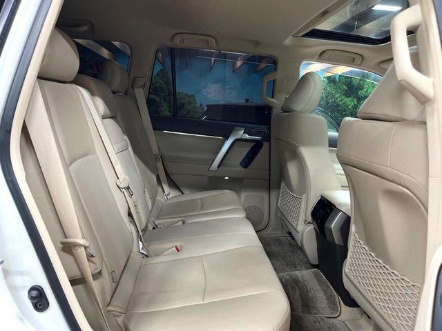 TOYOTA LANDCRUISER PRADO 2023 Image 31