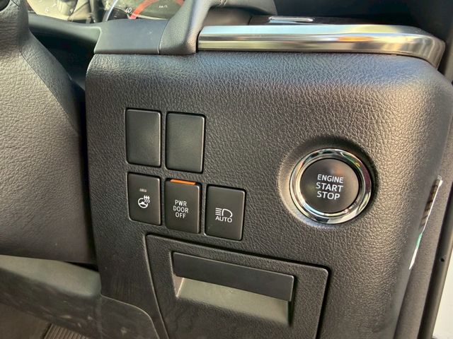 TOYOTA ALPHARD 4WD 2018 Image 31