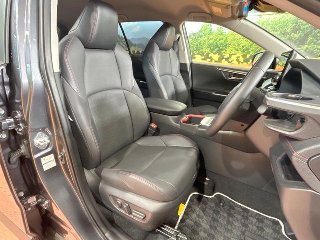 TOYOTA RAV4 HYBRID 4WD 2023 Image 31