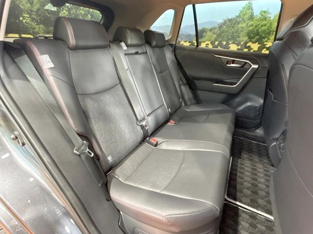 TOYOTA RAV4 HYBRID 4WD 2023 Image 31