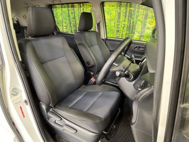 TOYOTA VOXY 2016 Image 31