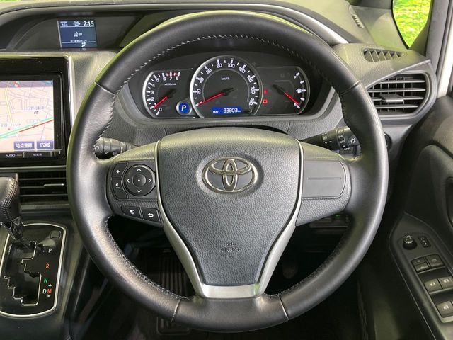 TOYOTA VOXY 2016 Image 31