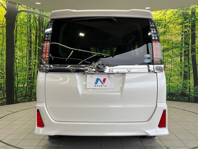 TOYOTA VOXY 2016 Image 31