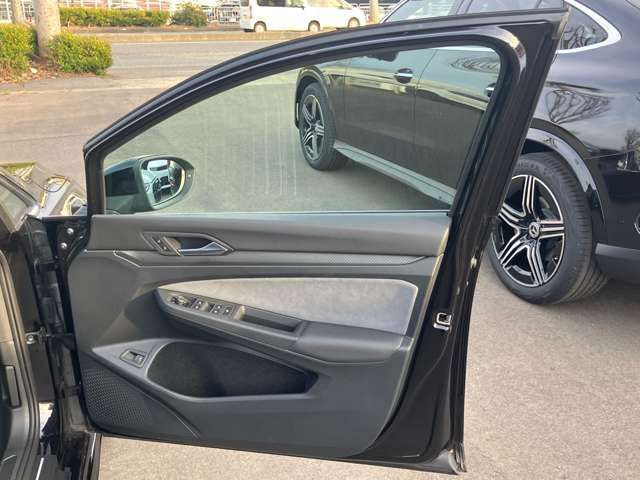 VOLKSWAGEN GOLF VARI 2023 Image 31