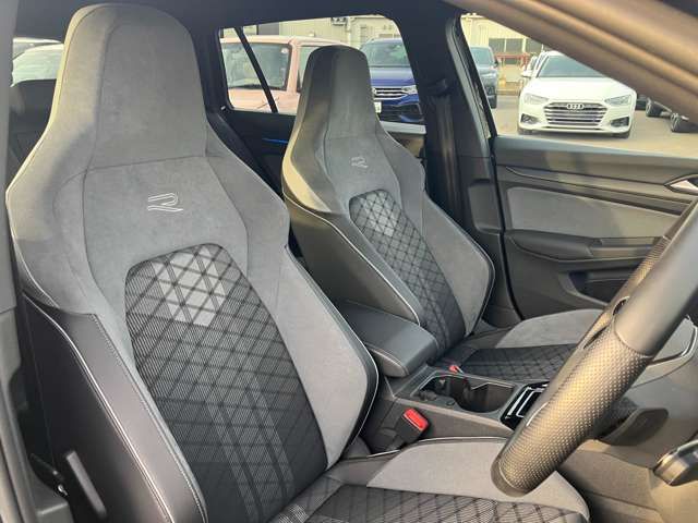 VOLKSWAGEN GOLF VARI 2023 Image 31