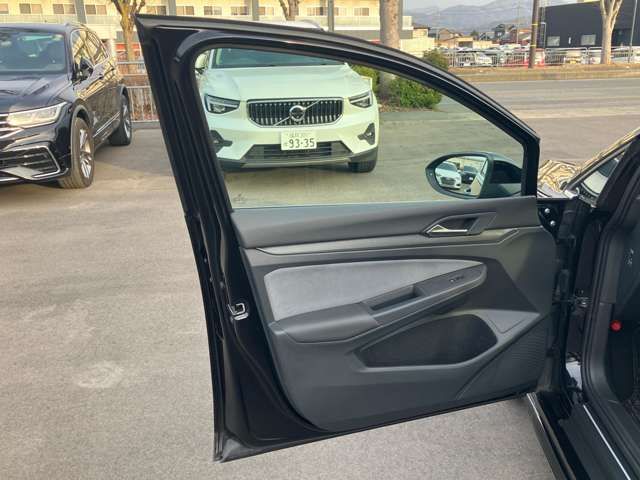 VOLKSWAGEN GOLF VARI 2023 Image 31