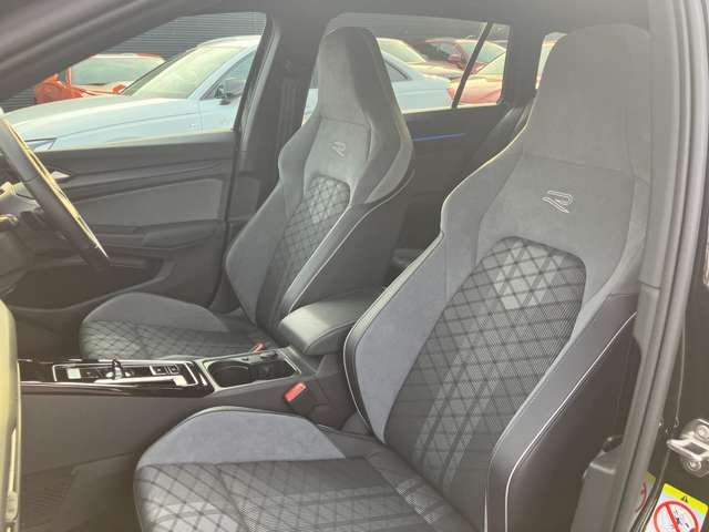 VOLKSWAGEN GOLF VARI 2023 Image 31